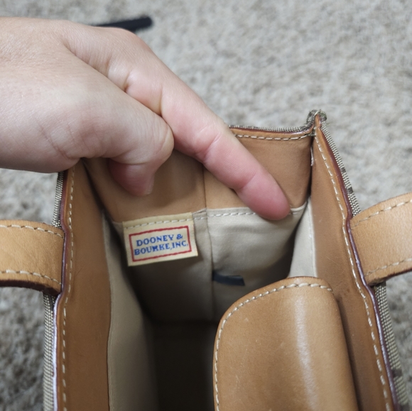 Dooney and Bourke East/West Structured Signature Monogram shoulder bag - Picture 6 of 9